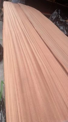 Hoja de chapa de chapa rosa de sapeli natural cortada en cuartos para madera contrachapada